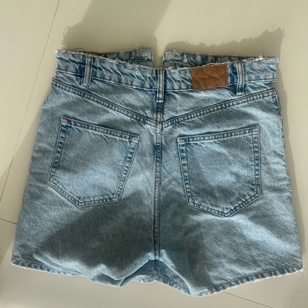 Classic Blue Denim Women's Shorts Zara size 6 - Picture 4 of 4